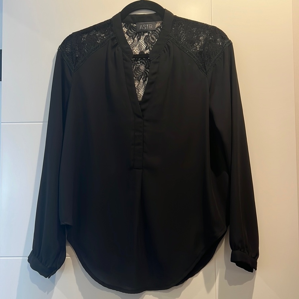 ASTR small black blouse with lace